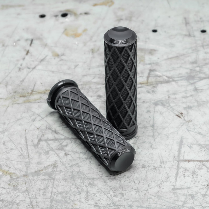 Arlen Ness Diamond Grips - Cable - Black Anodized